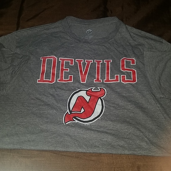 T-Shirt - Picture 1 of 1